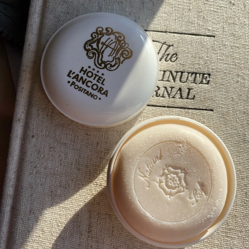 HOTEL L’ANCORA Positano soap dish and soap